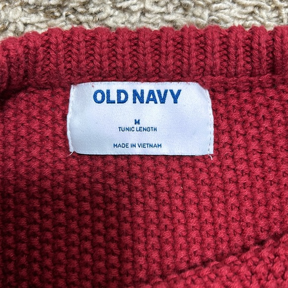 Textured knit tunic sweater in burgundy - Picture 2 of 6